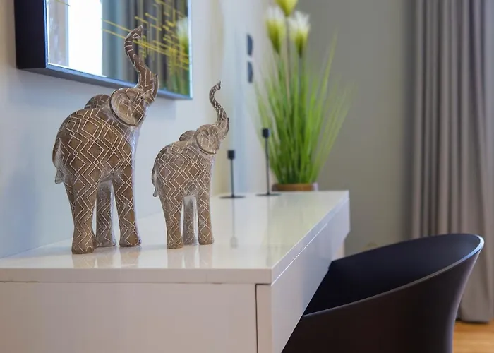 Dimitris - The House & The * Frínion