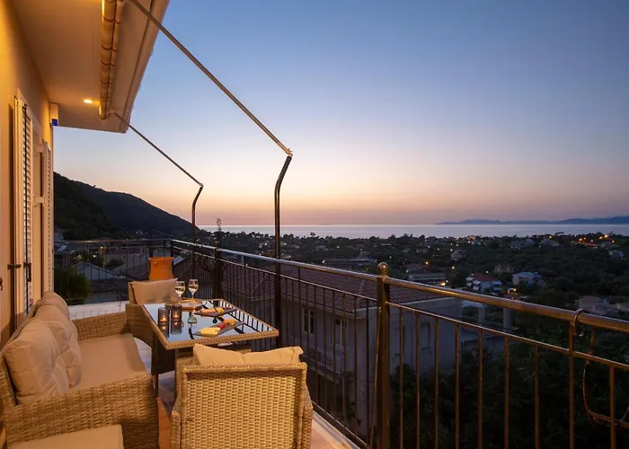 Dimitris - The House & The 度假居