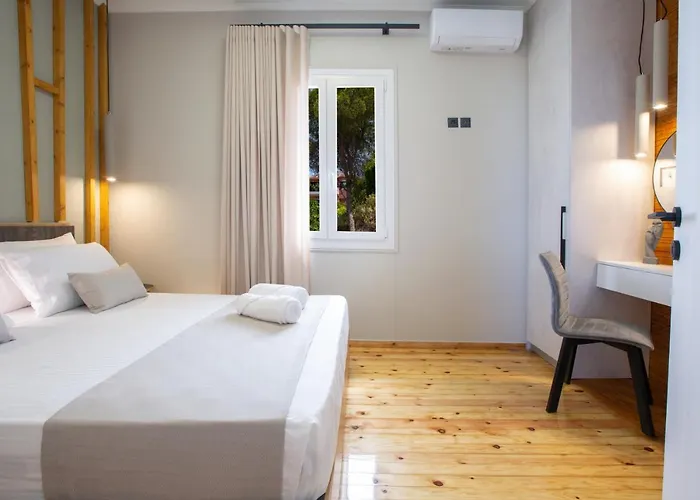 Dimitris - The House & The 度假居 Frínion