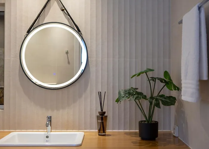 Dimitris - The House & The 度假居 Frínion