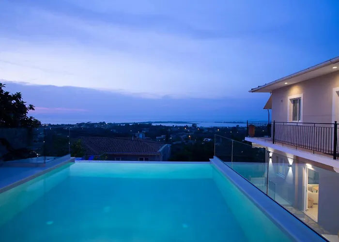 Dimitris - The House & The Frínion