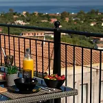 Dimitris - The House & The Holiday home *