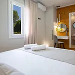 Dimitris - The House & The Holiday home *