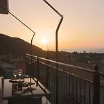 Dimitris - The House & The Frinion