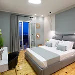 Dimitris - The House & The Holiday home