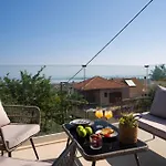 Holiday home Dimitris - The House & The Frinion