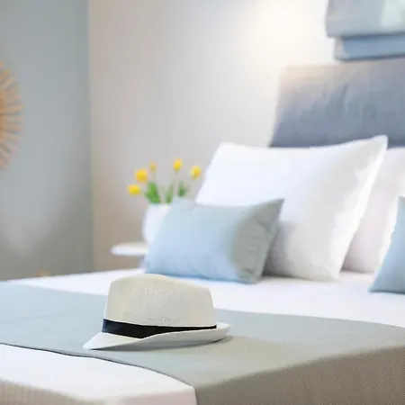 Dimitris - The House & The Vakantiehuis Frínion