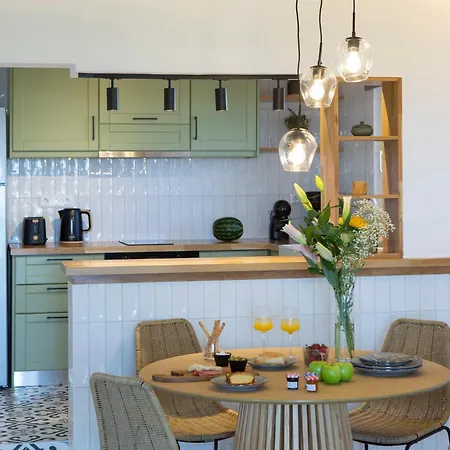 Dimitris - The House & The