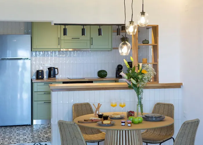 Dimitris - The House & The